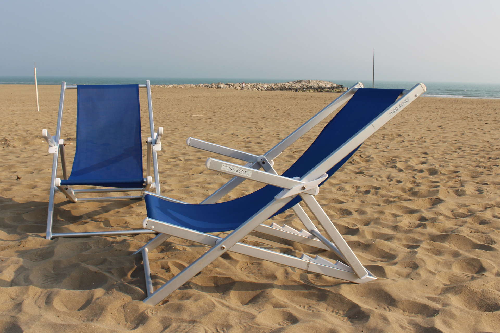 Free Beach Chairs on the Public Beach - B&B Marelaguna Cavallino Treporti VE