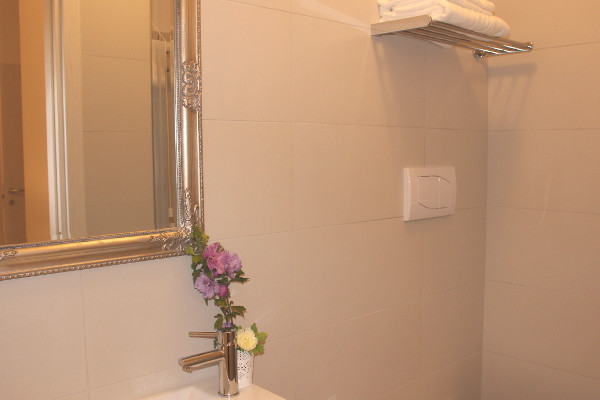 Briccole Room Bathroom - B&B Marelaguna Cavallino Treporti VE
