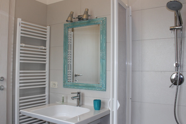 Gabbiani Room Bathroom - B&B Marelaguna Cavallino Treporti VE